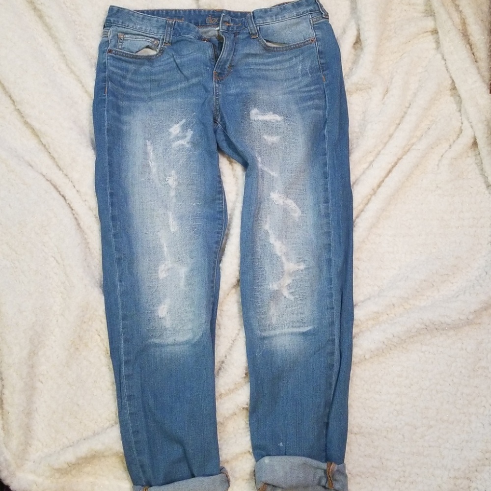 Light wash boyfriend jeans